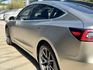 Vente en gros de rouleaux de <span class=keywords><strong>film</strong></span> d'emballage en vinyle pour voiture PET auto-cicatrisant de haute qualité Patriot Brown pour voiture - Product Image 3