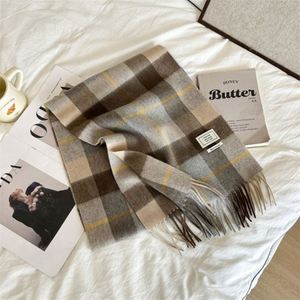 Écharpes d'hiver de haute qualité en gros, écharpes en laine 100% australiennes pour femmes, châles longs rayés classiques pour femmes seniors - Product Image 3