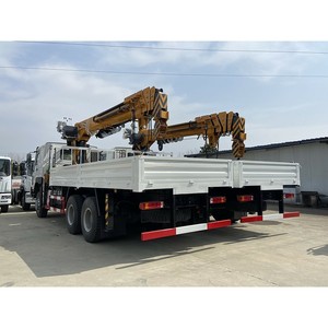 Grue à flèche télescopique HOWO 12 tonnes à 5 sections avec tarière de forage, montée sur camion, télécommandée, fabriquée en Chine, à vendre - Product Image 3