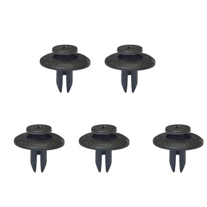 Clips de sujeción universales para cubierta de radiador de coche Smooth Sailing C55, PA66 negro, para panel decorativo. - Product Image 1