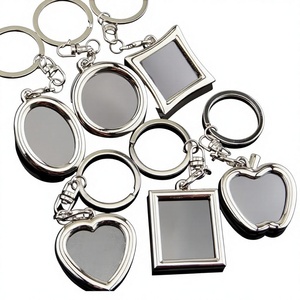 Porte-clés en métal en forme de cœur et de fleur, léger, avec cadre photo et irrégularités, vente en gros - Product Image 3