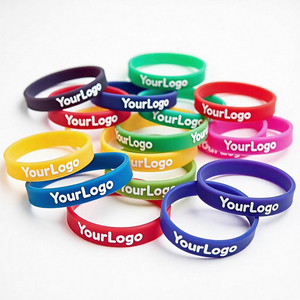Ventes directes d'usine Intaglio Bracelets de sport de basket-ball en silicone Bracelets en relief Logo personnalisé Bracelets en caoutchouc de basket-ball - Product Image 1