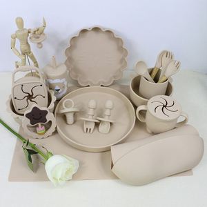 Juego de Vajilla de Silicona Platino Libre de BPA para Bebés, Grado Alimenticio, Antideslizante, con Plato, Cuenco, Babero y Vaso para Destete - Product Image 1