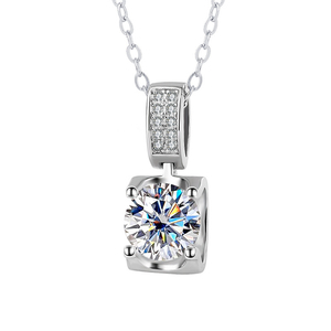 Collana da Donna Trendy con Ciondolo a Testa di Toro Micro-Pavé Unico in Moissanite, Placcata Argento S925 <span class=keywords><strong>Oro</strong></span> Bianco, Colore <span class=keywords><strong>D</strong></span>, per Uso Quotidiano - Product Image 1