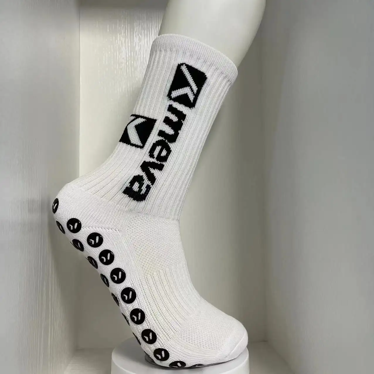 Profesyonel kaymaz futbolcu çorapları fabrika kendi LOGO tasarım özel kavrama futbol çorapları özelleştirilmiş etiketleri ile etiketleri ambalaj