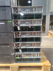 Hệ thống lưu trữ EMC Isilon X410 NAS với 30 ổ cứng 4TB, 6 ổ SSD 1.6TB, bộ nhớ 256GB - Product Image 2