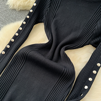 Robe élégante pour femmes, à manches longues, en tricot, moulante, décontractée, avec décorations en rivets argentés, pour un usage quotidien, robes pour femmes