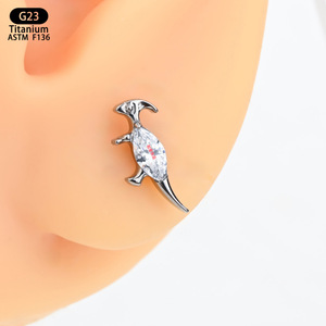 Pendientes de titanio con forma de dinosaurio de 10.5 mm, aleación F136 con circonita engastada para cartílago de la oreja y labio. - Product Image 3