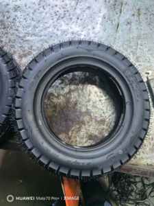 Pneus de moto et de scooter en caoutchouc en gros directement de l'usine, pneus sans chambre à air 3.50-10 - Product Image 6