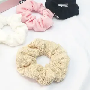 سوبر المياه ماصة تيري كبيرة المتضخم البيج منشفة Scrunchies مع مخصص ملصقات معدنية محفور عليها شعارات علامات تجارية