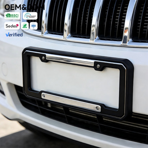 Cadre de plaque d'immatriculation personnalisé en acier inoxydable - Conception à fixation latérale pour utilisation universelle sur véhicule - Product Image 2
