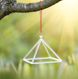Pyramide chantante en cristal de quartz transparent, outil de guérison par vibration sonore de géométrie sacrée, pyramide thérapeutique en quartz accordé de 3 à 14 pouces - Product Image 4