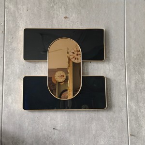 <span class=keywords><strong>Miroir</strong></span> mural décoratif de style Art déco en forme de H carré avec cadre en métal doré et accents noirs, verre résistant aux chocs - Product Image 5