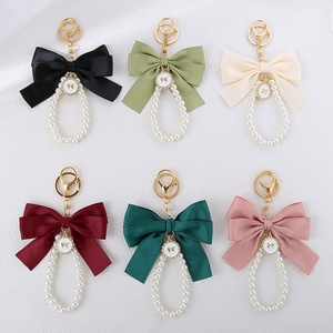 Gantungan Kunci Motif Titik Pesta dengan Pita Besar, Tas Pembawa Pita untuk Hiasan Gantung, Dekorasi Tas, Aksesoris DIY untuk Tempat Headphone - Product Image 1