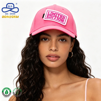 Casquettes de baseball en coton à 6 panneaux avec trou pour queue de cheval, personnalisables avec des patchs Velcro, pour femmes, événements sportifs, par un fabricant de chapeaux.