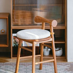 Taburete Butterfly de madera maciza de cerezo, taburete para tocador con respaldo, silla redonda para uso en maquillaje en el dormitorio - Product Image 1