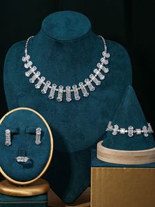 <span class=keywords><strong>Set</strong></span> di Gioielli di Lusso Serie "Angel" con Collana, Bracciale e Orecchini, Perfetto per Diverse Occasioni - Product Image 3