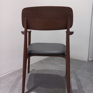 Fauteuil lounge élégant rembourré, structure en bois de noyer massif, siège d'appoint contemporain pour salon, villa, hôtel PISANO - Product Image 2