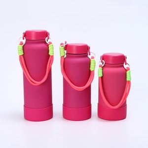 Nuevo Estilo, Botella de Agua Aislada al Vacío de Acero Inoxidable, con Asa de Goma/Pintura en Polvo, Impresión de Logotipo Personalizado, Libre de BPA, para Camping - Product Image 3