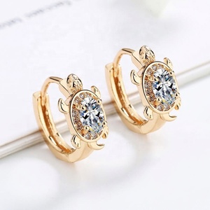 Boucles d'oreilles créoles tortue en plaqué or 18 carats avec zircons cubiques pour femmes, bijoux fantaisie en gros - Product Image 5