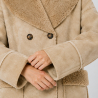 Manteau en fausse fourrure Boying pour femme, 100 % polyester, doublure polaire, écologique, teint uni, tissé, hiver, OEM ODM, vente en gros