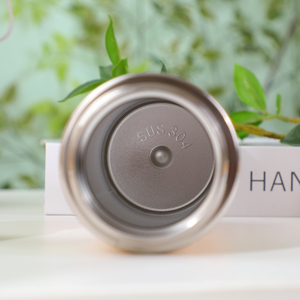 Mug isotherme de luxe en acier inoxydable Atlas avec logo personnalisable pour la rentrée scolaire - Isolation thermique de 6 à 12 heures - Product Image 6