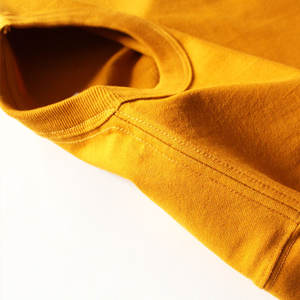 T-shirts de streetwear vierges de haute qualité pour hommes 300GSM poids lourd, 100% coton, coupe régulière et impression de logo personnalisé - Product Image 4