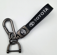 Porte-clés en alliage de zinc et cuir de luxe léger, idéal pour Toyota, avec logo de voiture artisanal, pendentif automobile, accessoire cadeau