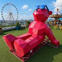Icona Pop Art Vibrante - Orso Rosso Sfaccettato su Misura per Spazi Commerciali di Grande Impatto, Sculture da Esterno in Acciaio Inossidabile