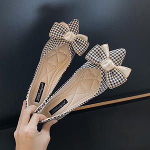 Fábrica al <span class=keywords><strong>por</strong></span> mayor nuevo diseño puntiagudo tela <span class=keywords><strong>de</strong></span> celosía zapatos transpirables doble lazo plano casual mujeres bombas zapatos al aire libre - Product Image 2