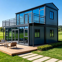 Maison préfabriquée en conteneurs à deux étages, structure en acier modulaire, maison mobile en conteneurs détachée avec balcon et grande fenêtre en verre