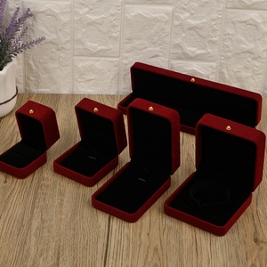 Wholesale High Quality Handmade Rectangle Custom Green Velvet Jewelry Box Set Custom Logo for Bracelet Ring <b>Necklace</b> Packaging - Product Image 3