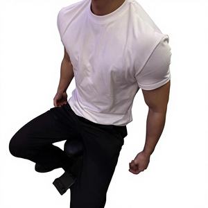 AUTICUP 7A T-shirt Homme Amincissant et Ajusté en Coton Mélangé Noir Antibactérien Technologie Rafraîchissante et Anti-Transpiration à Manches Courtes - Product Image 1