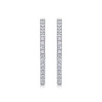 Boucles d'oreilles créoles géométriques en argent sterling 925 avec moissanite pour femme, serties de moissanite facettée à griffes partagées, style éternité