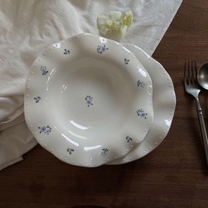 10-Inch <b>Cream</b>-Color Lace Ceramic Soup and Dinner Plate with Stand Vintage Design Style and Plant Pattern for Wedding Parties - Product Image 1