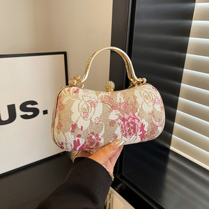 Bolso de hombro cruzado informal para mujer, novedad primavera 2025, estilo chino Cheongsam bordado con cadena dorada, ideal para cenas. - Product Image 6