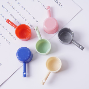 Mini cuchara de agua de juguete, accesorios de cocina de simulación DIY, mini cuchara de agua de plástico con mango largo, cuchara para agua. - Product Image 2