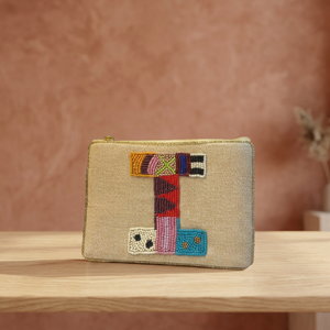Pochette perlée avec détails décoratifs, fermeture éclair sécurisée, sac à main compact pour femme, idéal pour le quotidien, les voyages et les événements - Product Image 1