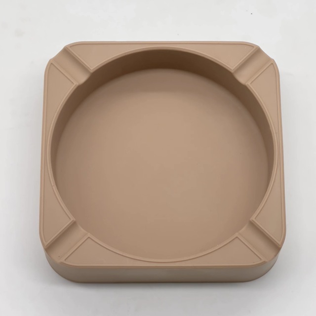 Multifunctional Eco-friendly Square Silicone Pocket Ashtray with Customizable Design for Smoking Accessories
