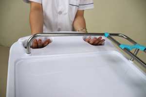 जिनी मेडिकल एब्स मल्टी-लेयर अस्पताल ट्रॉली 4-व्हील साइलेंट कैस्टर हल्के मल्टी-फंक्शन मेडिकल मेडिसिन ट्रॉली - Product Image 4