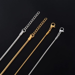 Pulsera de Acero Inoxidable 316L con Eslabones de Serpiente Redondos, Chapada en Oro de 18K, Moderna y Elegante, para Unisex, Ancho 1/1.5/2.4MM - Product Image 3