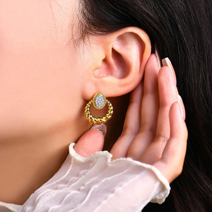Orecchini Geometrici Ovali Bicolore per Donne, Design Vintage, Accessori per Orecchie da Indossare Quotidianamente - Product Image 3