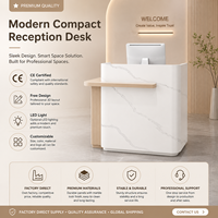 Comptoir de réception compact moderne sur mesure avec finition bois clair, petit bureau d'accueil, comptoir de caisse pour salon de beauté, mini-boutique, bureau