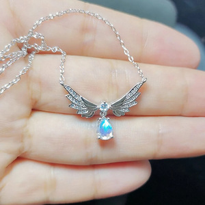 Collier pendentif goutte d'eau Aile d'ange pour femme, avec pierre irisée, bijou élégant et tendance, idéal pour le quotidien, cadeau - Product Image 2