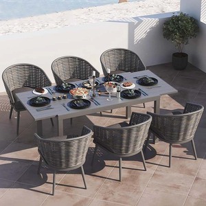 Ensemble <span class=keywords><strong>table</strong></span> et chaises modernes et durables en bois et aluminium pour cour, <span class=keywords><strong>jardin</strong></span>, balcon, plage, salle à manger, mobilier d'extérieur - Product Image 3