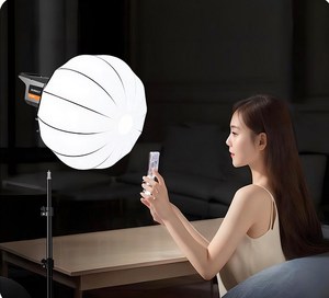 Anillo de Luz LED de 100W 3200k-5500K con Trípode, Montura Bowens, Iluminación Continua LED con Balance de Luz Diurna y Softbox Tipo Linterna - Product Image 5