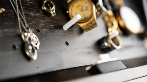 Étagère murale de sécurité pour entreprise à domicile Compartiment personnalisable et intégration PUCK <span class=keywords><strong>Plain</strong></span> <span class=keywords><strong>Sight</strong></span> Bracket Shelf with <span class=keywords><strong>Hidden</strong></span> Storage - Product Image 5