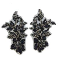 Patchs à coudre appliqués en forme de fleur faits à la main avec strass perlés sur tissu en maille pour robes de soirée
