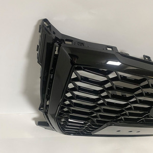 Griglia Anteriore a Nido d'Ape Modificata OLIVER per <span class=keywords><strong>Audi</strong></span> <span class=keywords><strong>Q2</strong></span>, <span class=keywords><strong>Modelli</strong></span> 2022-2025 - Product Image 4