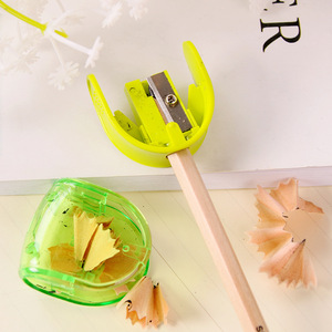 Sacapuntas Deli 0578 Color Caramelo Manual de Plástico Para Uso Escolar y de Oficina - Product Image 4